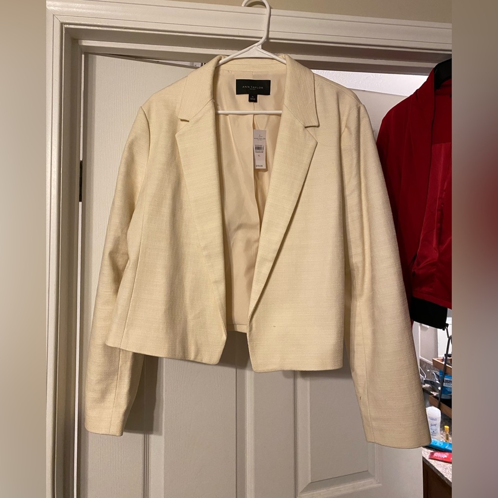 NWT - Ann Taylor Blazer in a cream - XL